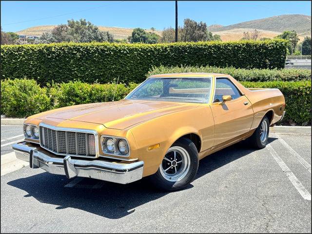 Ford-ranchero-1974-custom-21