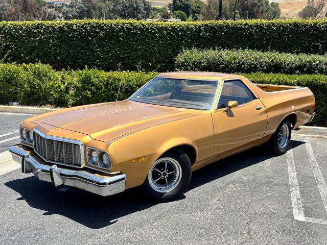Ford-ranchero-1974-custom-22