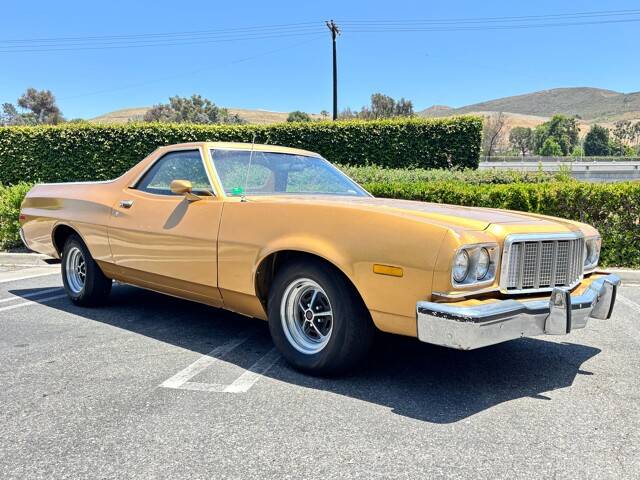 Ford-ranchero-1974-custom-3