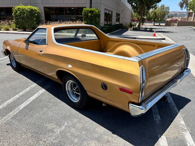 Ford-ranchero-1974-custom-8
