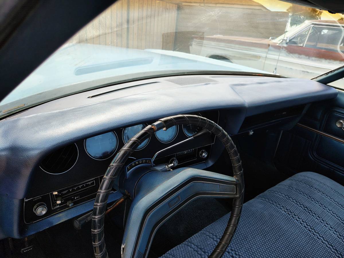 Ford-ranchero-1987-blue-10