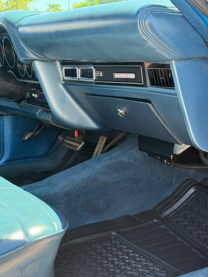 Ford-ranchero-gt-1972-blue-14