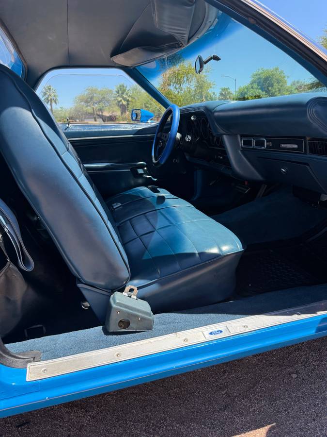 Ford-ranchero-gt-1972-blue-5