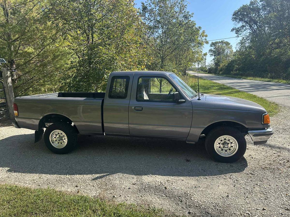 Ford-ranger-xl-1995-grey-3