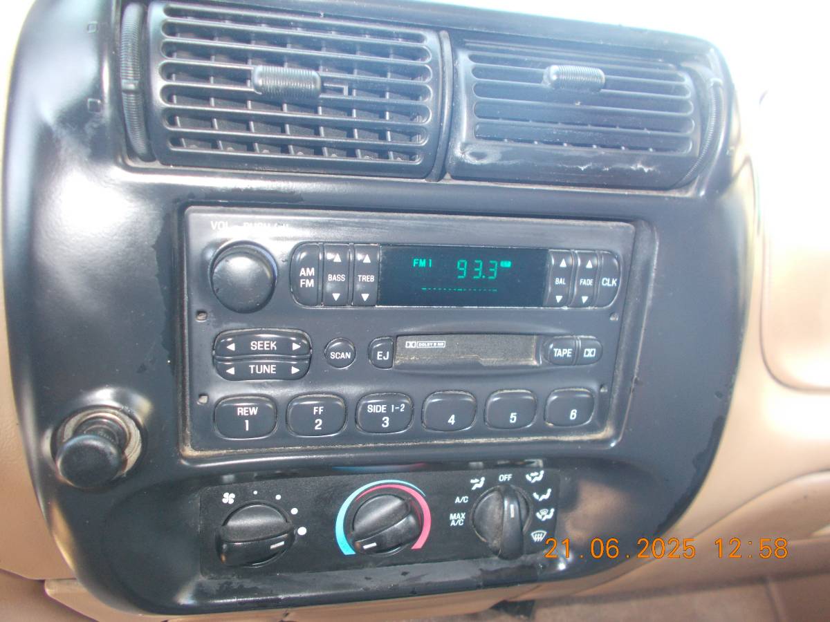 Ford-ranger-xl-1996-green-3