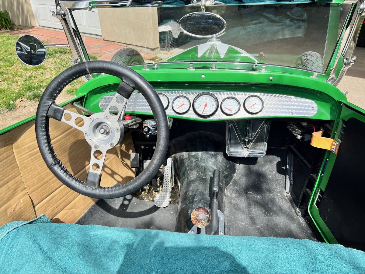 Ford-roadster-1929-green-11