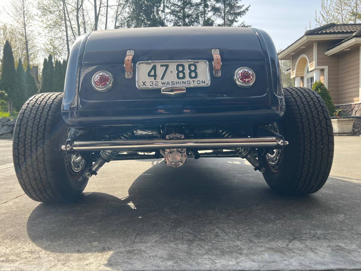 Ford-roadster-1932-blue-2