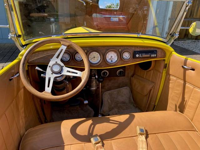 Ford-roadster-1932-yellow-3