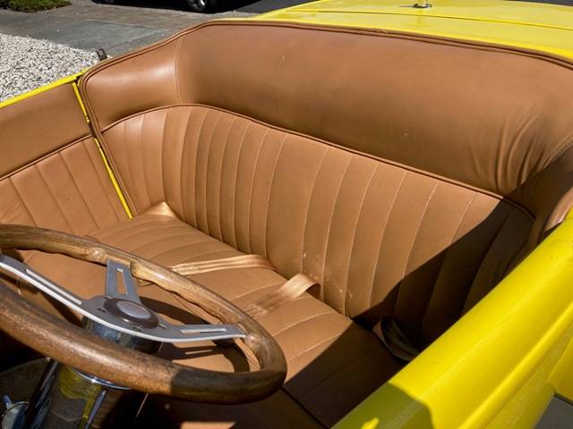 Ford-roadster-1932-yellow-4