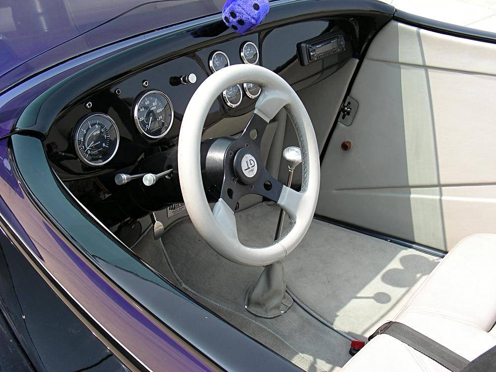 Ford-roadster-1934-purple-92