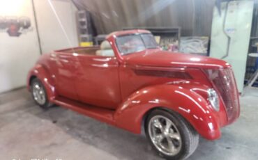 Ford-roadster-1937-red