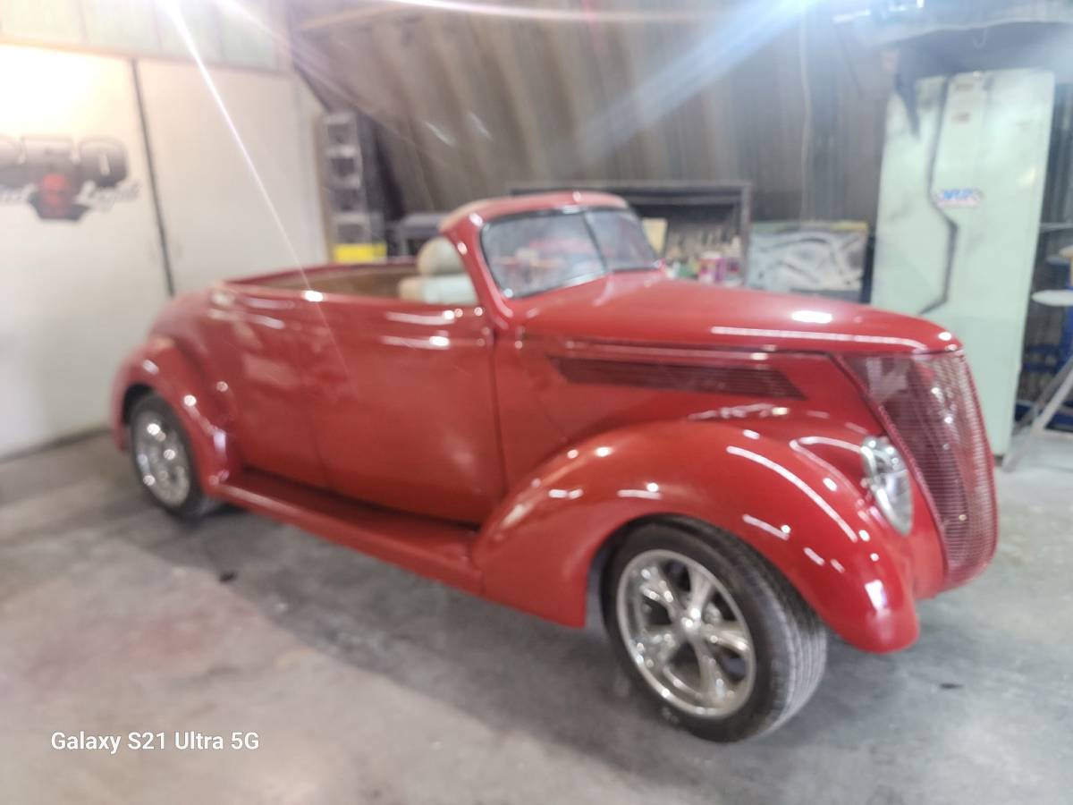 Ford-roadster-1937-red