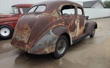 Ford-sedan-1940-3