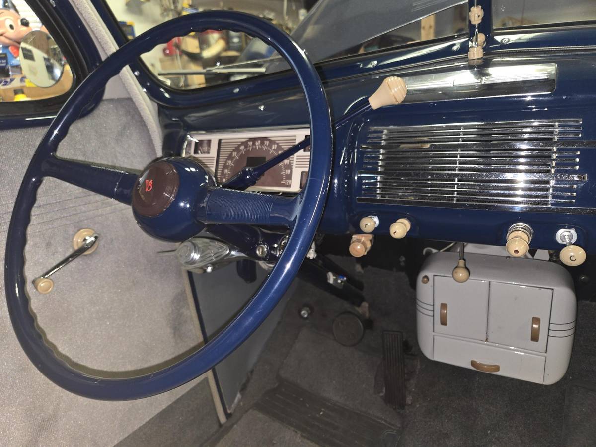 Ford-sedan-1940-blue-3