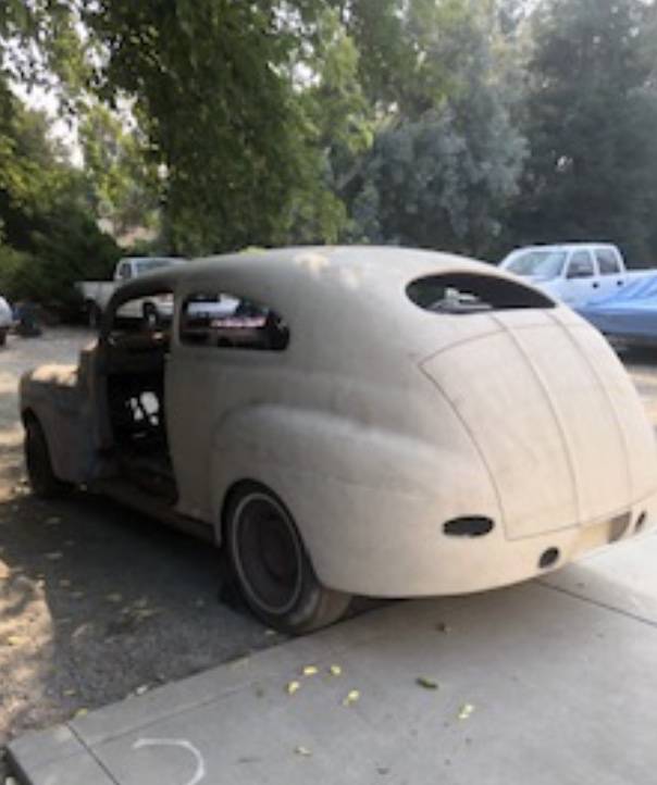 Ford-sedan-1941-yellow-1
