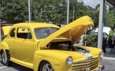 Ford-sedan-1947-yellow-6