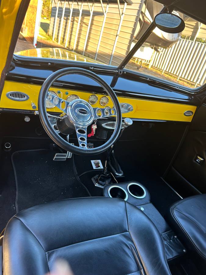 Ford-sedan-1947-yellow-9