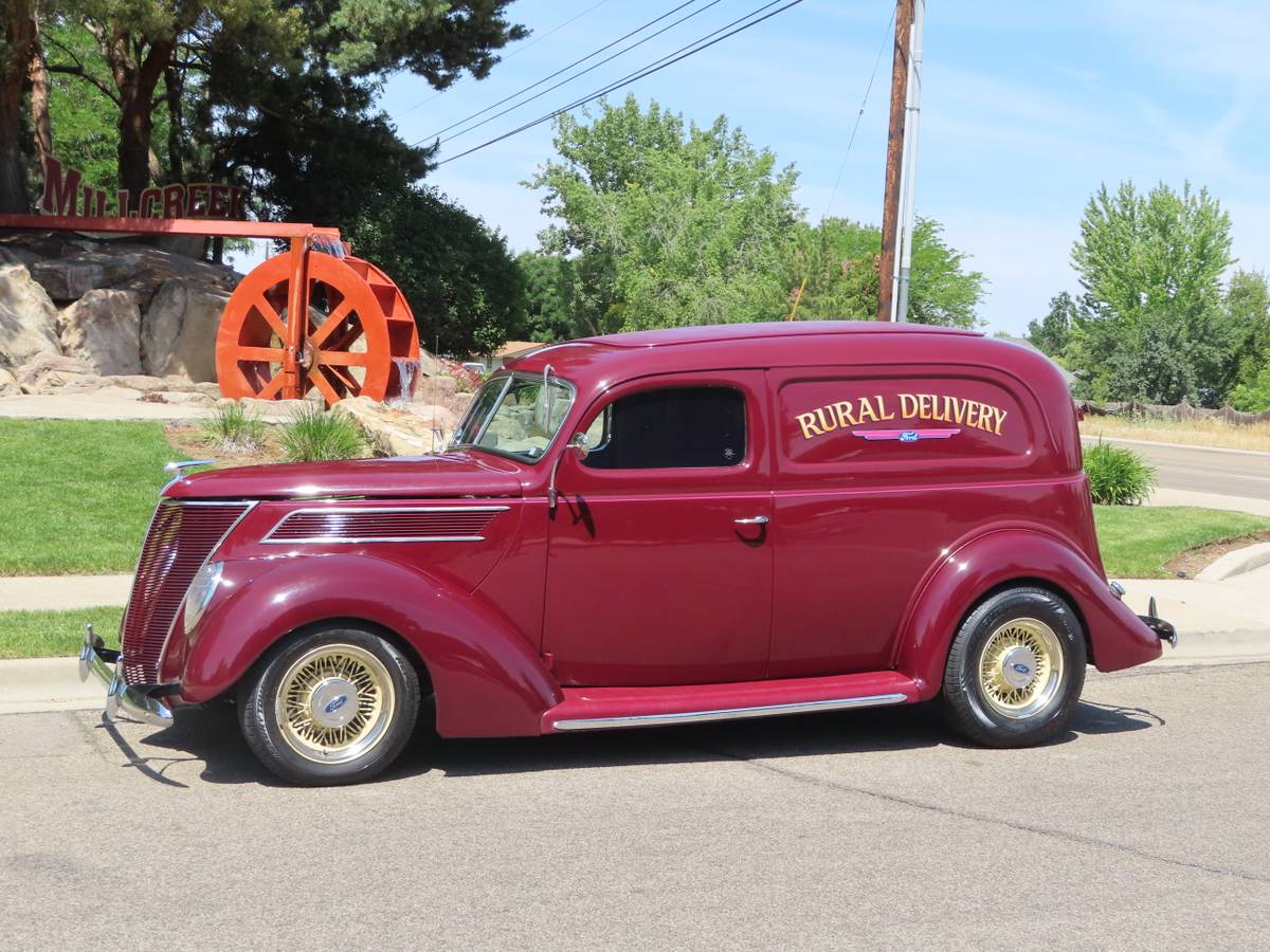 Ford-sedan-delivery-1937