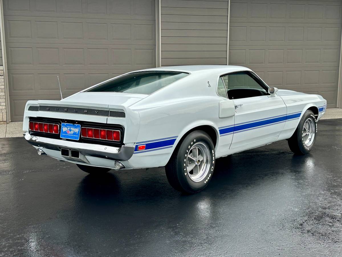 Ford-shelby-gt350-fastback-1969-grey-23
