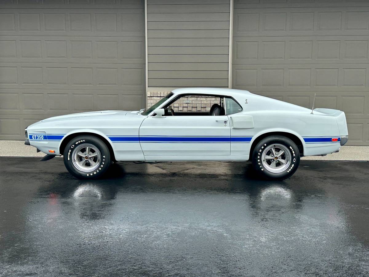 Ford-shelby-gt350-fastback-1969-grey