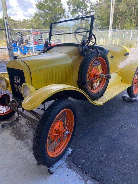 Ford-speedster-model-t-1927-yellow-1