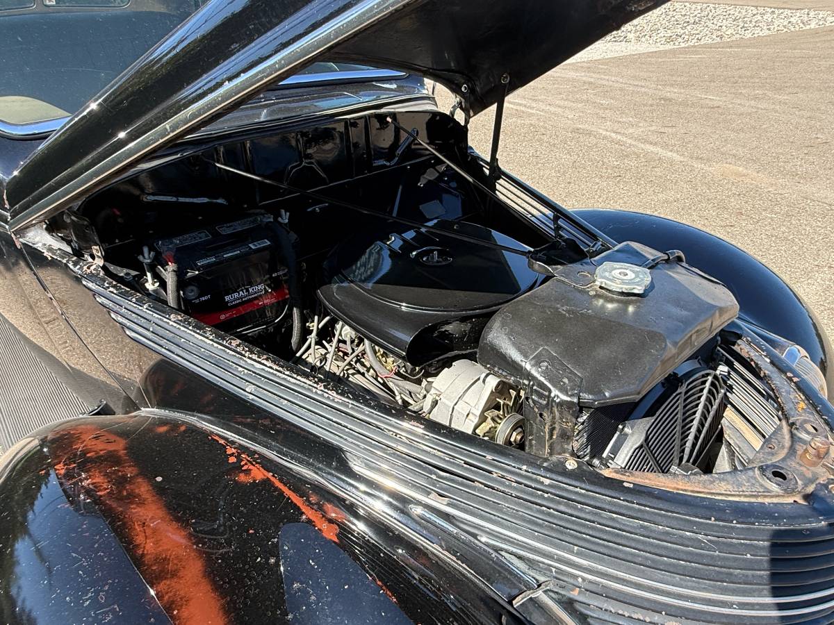 Ford-standard-1938-black-10