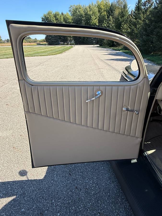 Ford-standard-1938-black-16