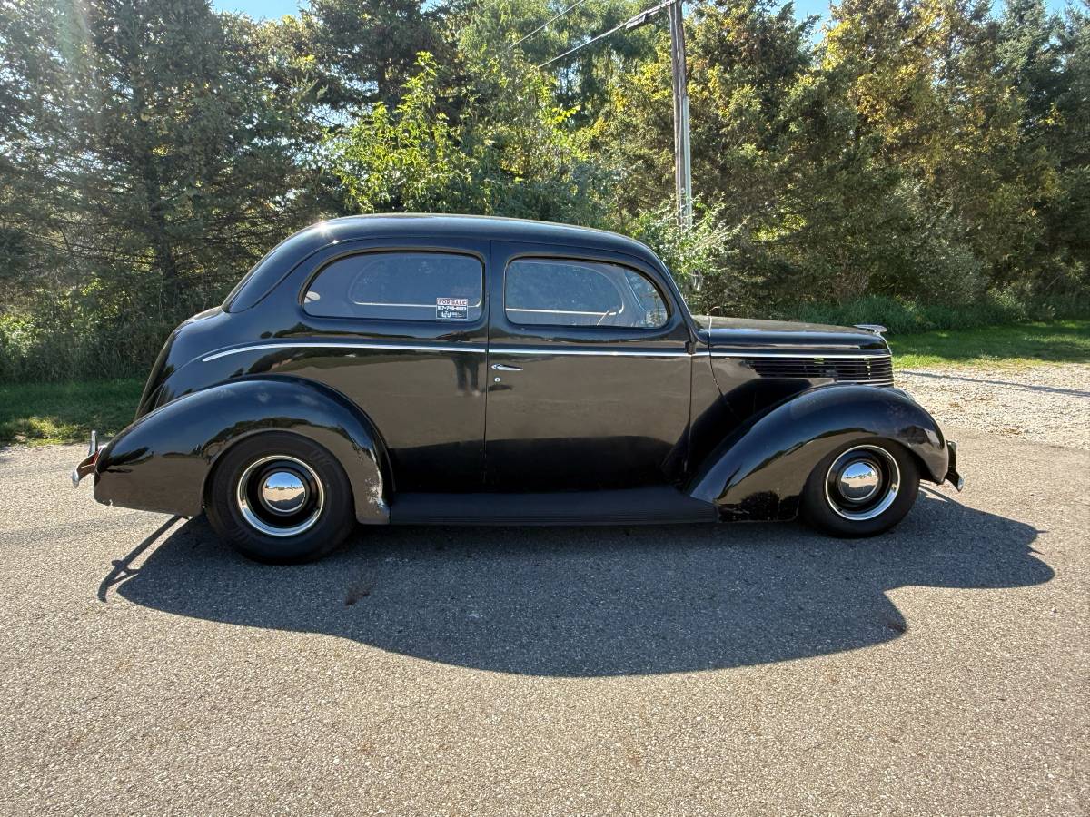 Ford-standard-1938-black-4