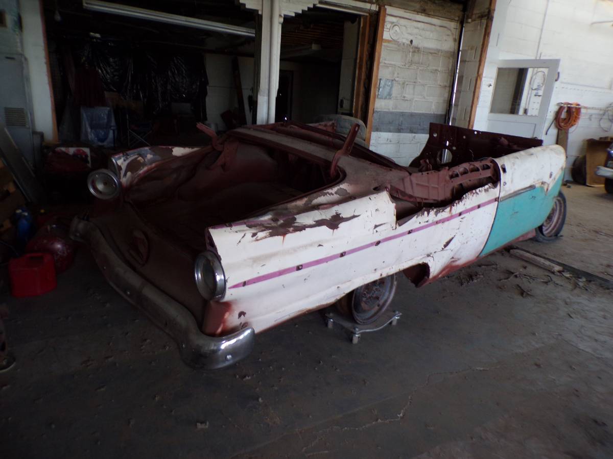 Ford-sunliner-conv-1955-white-1