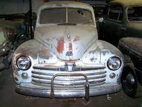 Ford-super-deluxe-tudor-1947-blue-1