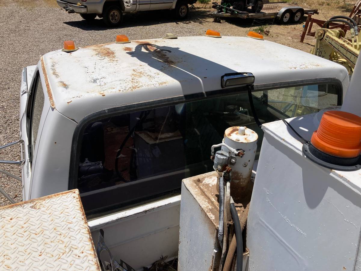 Ford-superduty-7.3-idi-diesel-1991-white-6