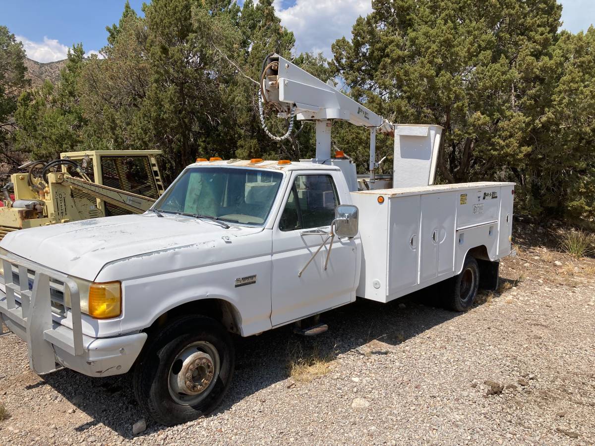 Ford-superduty-7.3-idi-diesel-1991-white