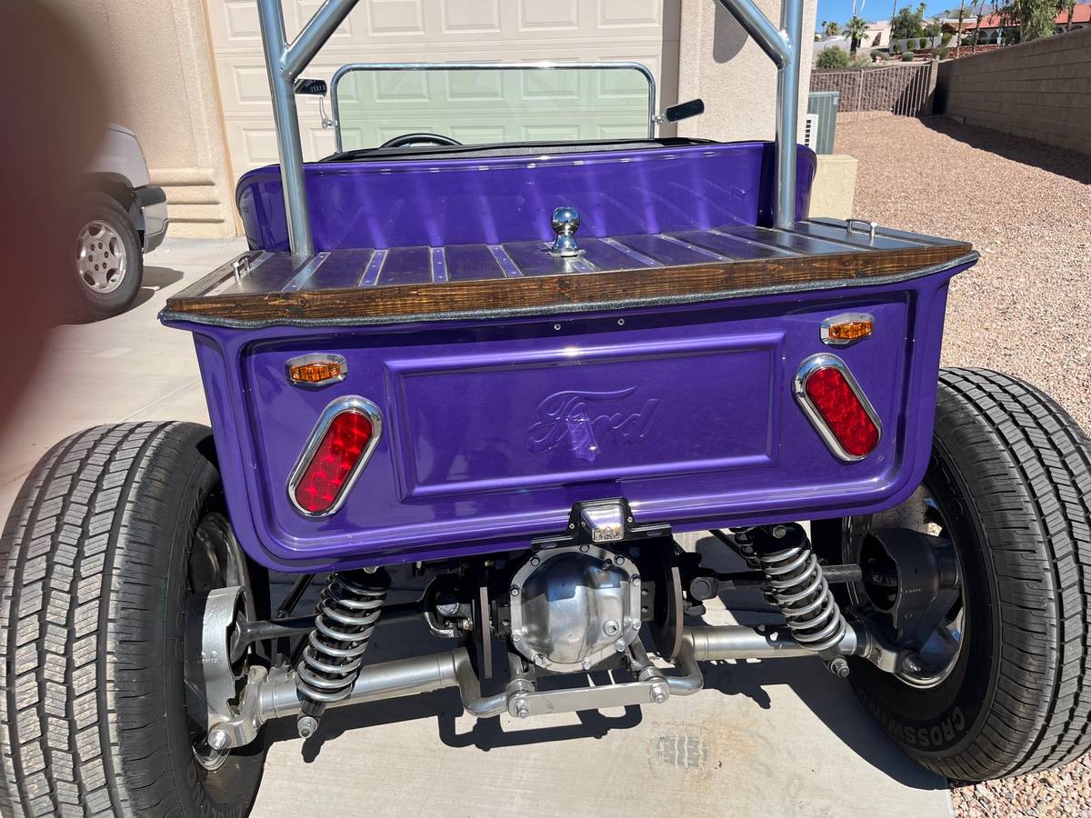 Ford-t-bucket-1928-purple-3