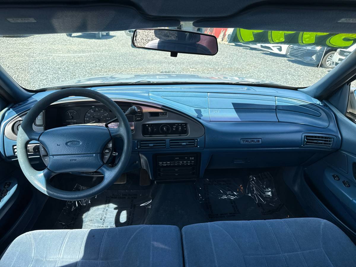 Ford-taurus-1995-grey-22