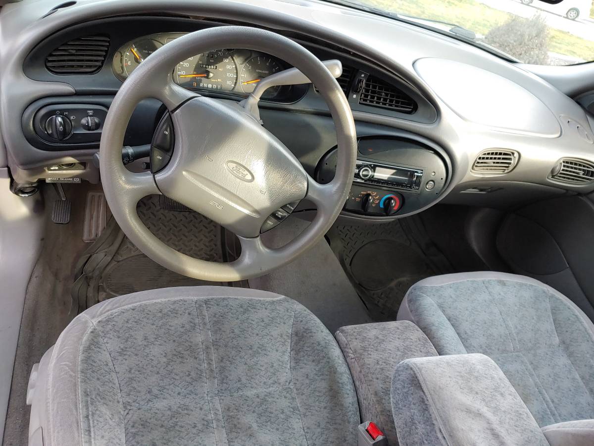 Ford-taurus-1996-red-4