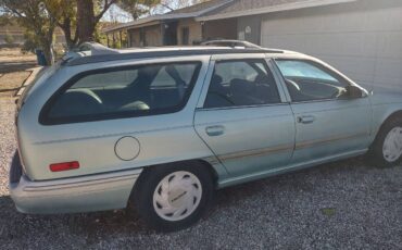 Ford-taurus-station-wagon-1995-green