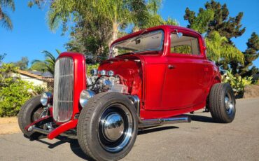 Ford-three-window-coupe-1932-red-1