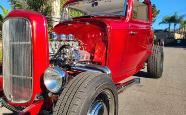 Ford-three-window-coupe-1932-red-12