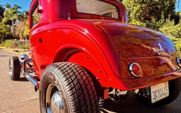 Ford-three-window-coupe-1932-red-15
