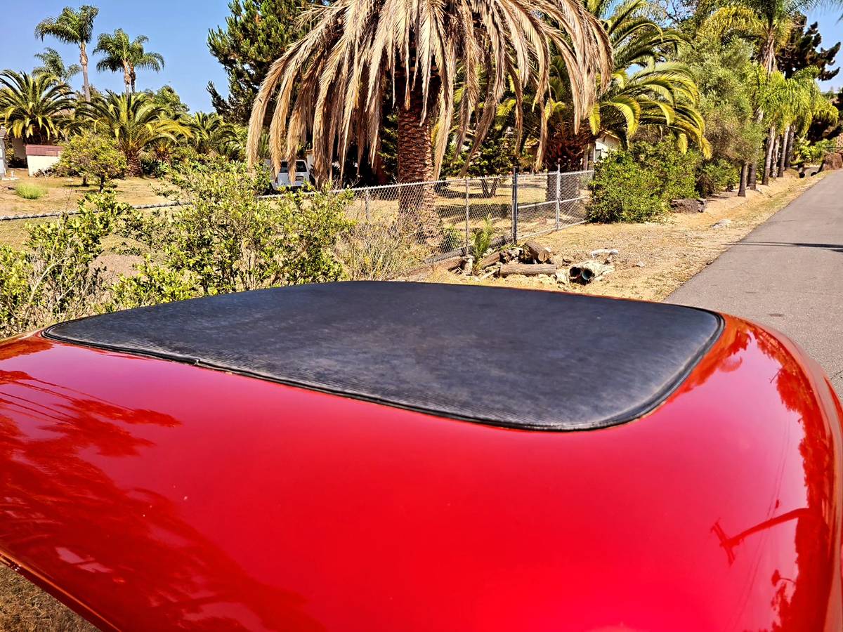 Ford-three-window-coupe-1932-red-16