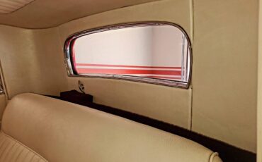Ford-three-window-coupe-1932-red-20