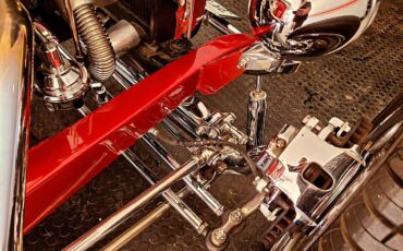 Ford-three-window-coupe-1932-red-23