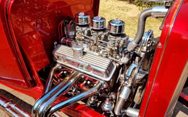 Ford-three-window-coupe-1932-red-26