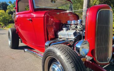 Ford-three-window-coupe-1932-red-28