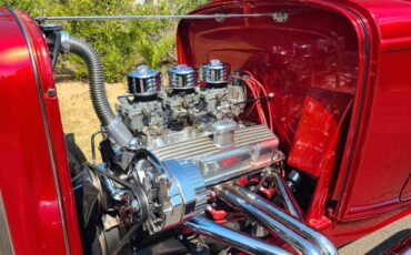 Ford-three-window-coupe-1932-red-36