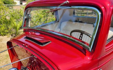Ford-three-window-coupe-1932-red-37