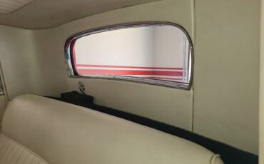 Ford-three-window-coupe-1932-red-41