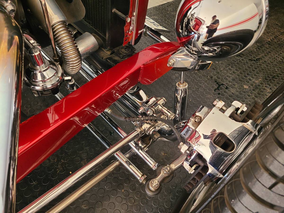 Ford-three-window-coupe-1932-red-44