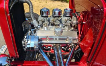 Ford-three-window-coupe-1932-red-45