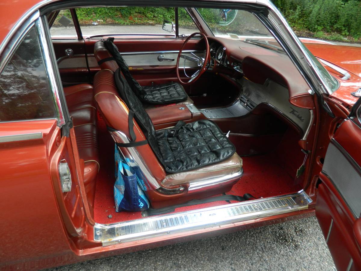 Ford-thunder-bird-1963-red-16